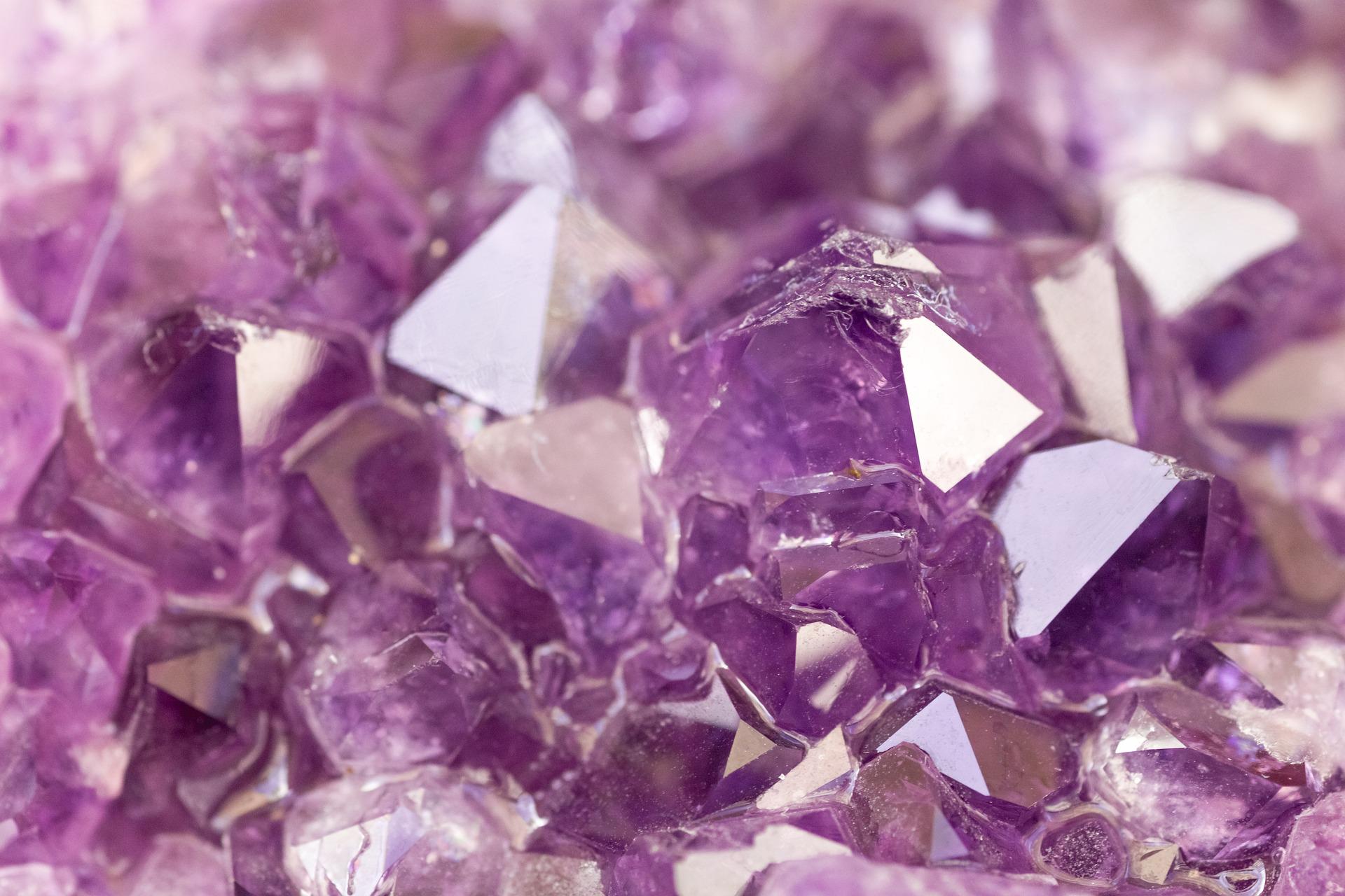 How to charge crystals | The Definitive Guide